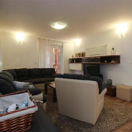 Apartment Obi, Valbandon